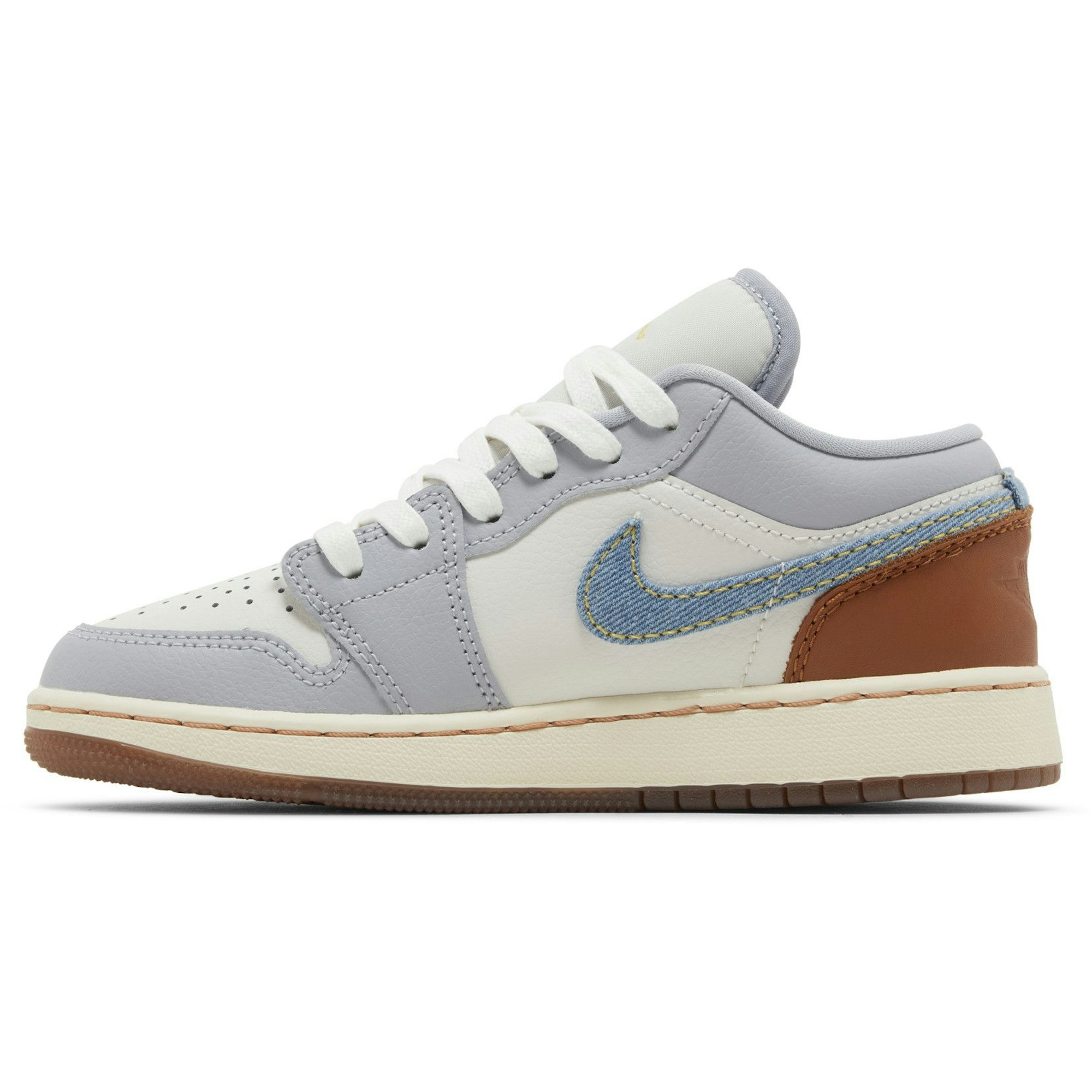 youth-air-jordan-1-low-se-sashiko-fz5046-041-oxv6g.jpeg