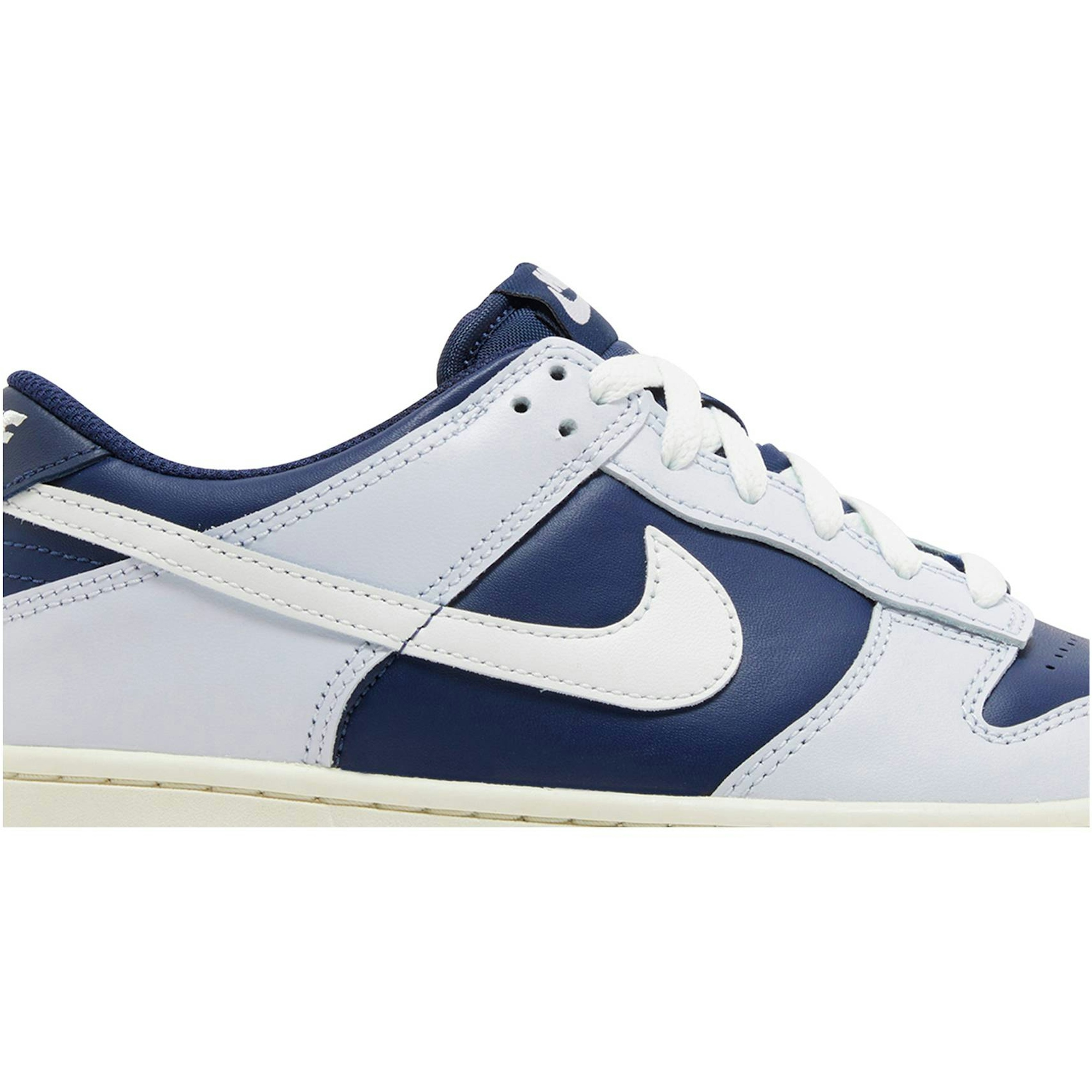 youth-nike-dunk-low-football-grey-midnight-navy-fb9109-002-letqm.jpeg