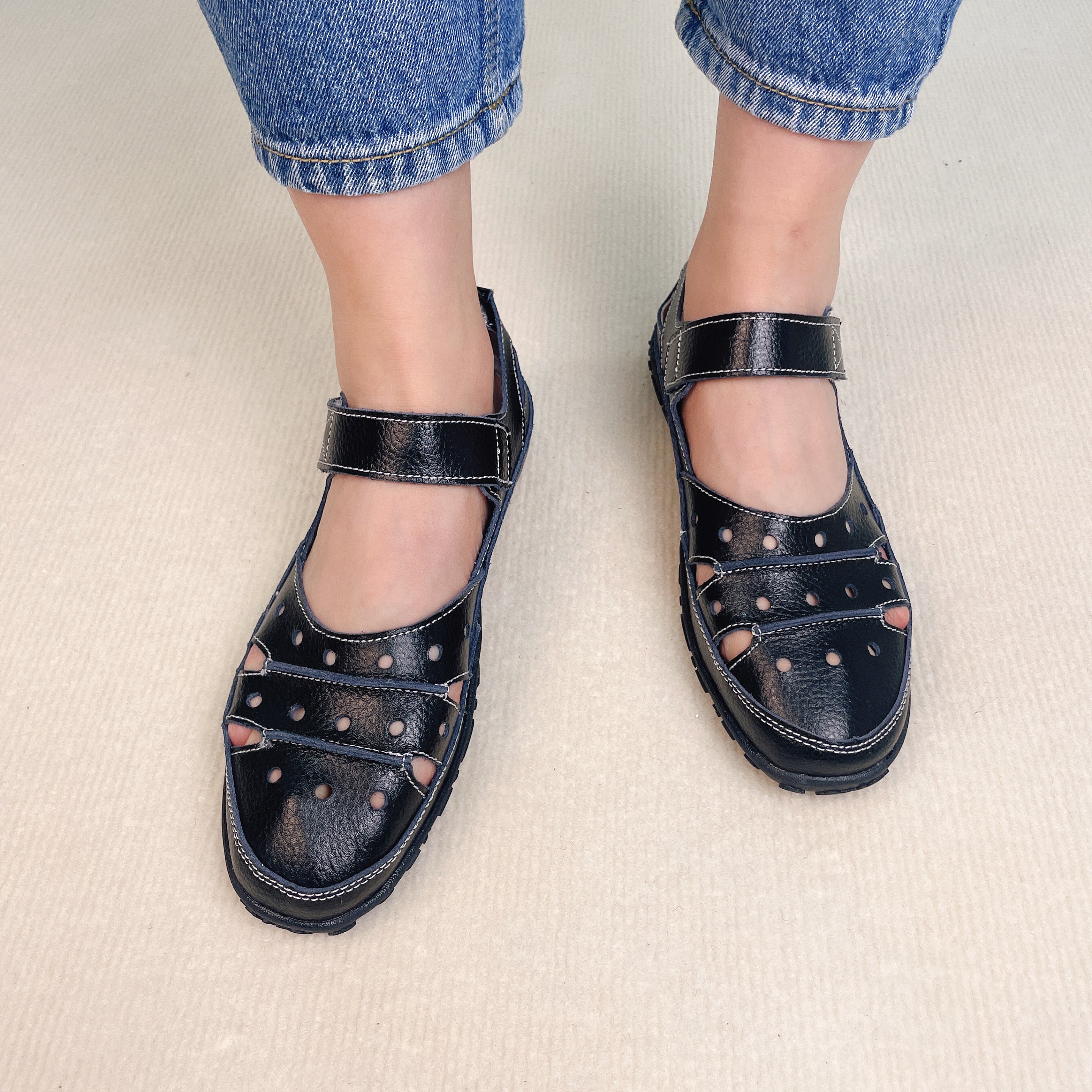 Stride Harmony Hollow Hook Flat Sandals - Image 8